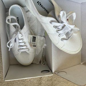 WOMEN'S SUPERGA 2750 COTU CLASSIC CANVAS SNEAKERS IN WHITE